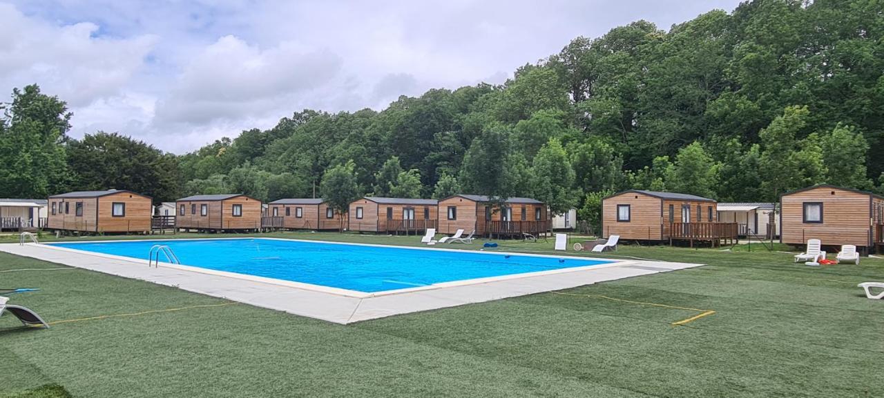 Camping Le Pré Cathare Lavelanet Exterior foto